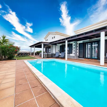 Endless Summer - Private Pool And Bbq By Lanzarote Vacation Homes Hébergement de vacances *